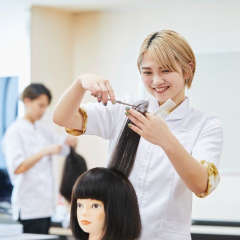 高津理容美容専門学校のオープンキャンパス