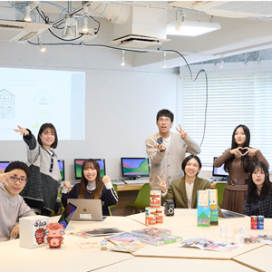 専門学校  日本デザイナー芸術学院