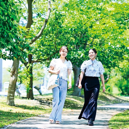 明海大学