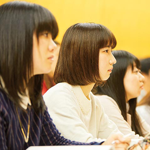 中央学院大学