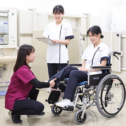 アール医療専門職大学