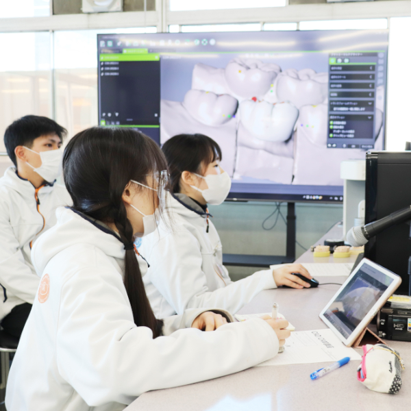 埼玉歯科技工士専門学校3