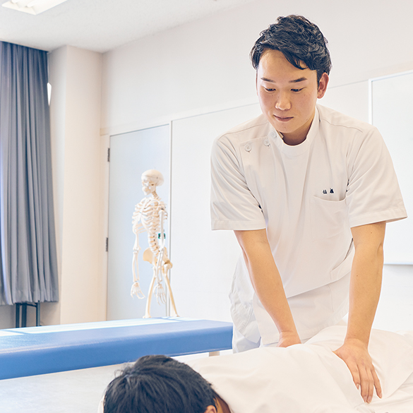 大阪行岡医療専門学校長柄校