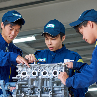 オープンキャンパス
【二級整備士】自動車工学科／日本工科大学校