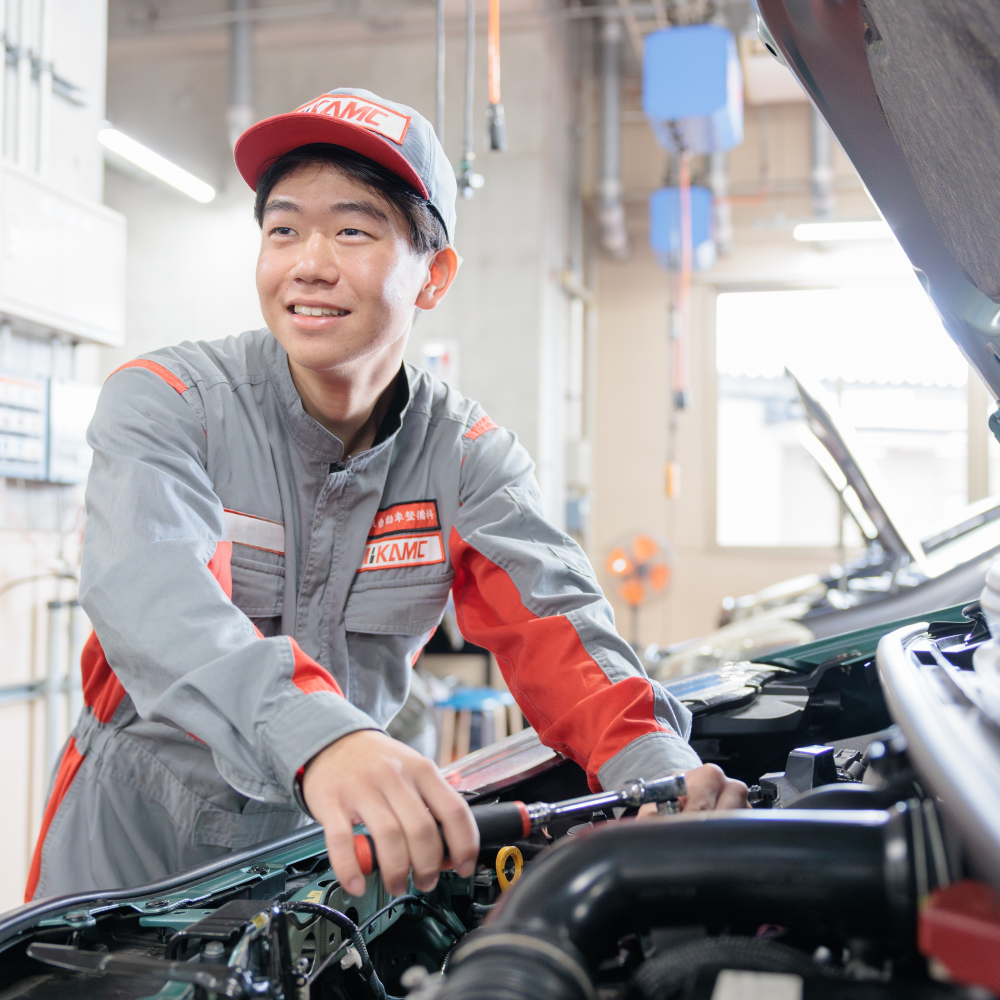 専門学校　北九州自動車大学校