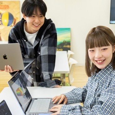 在校生に直接聞いてみよう！ゆるトーク会／専門学校 日本デザイナー学院 九州校