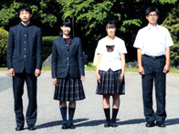 八潮高等学校の制服