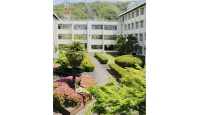 八尾翠翔高等学校