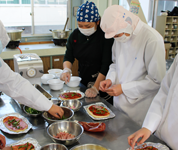 愛媛県 伊予農業高校 食品化学科のみなさん2