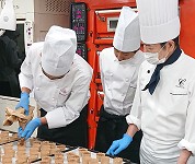 福岡県　福岡農業高校　食品科学科梅研究班のみなさん2