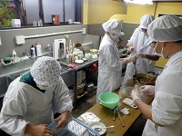 山形県　村山産業高校　農業科学部サトイモ班のみなさん2