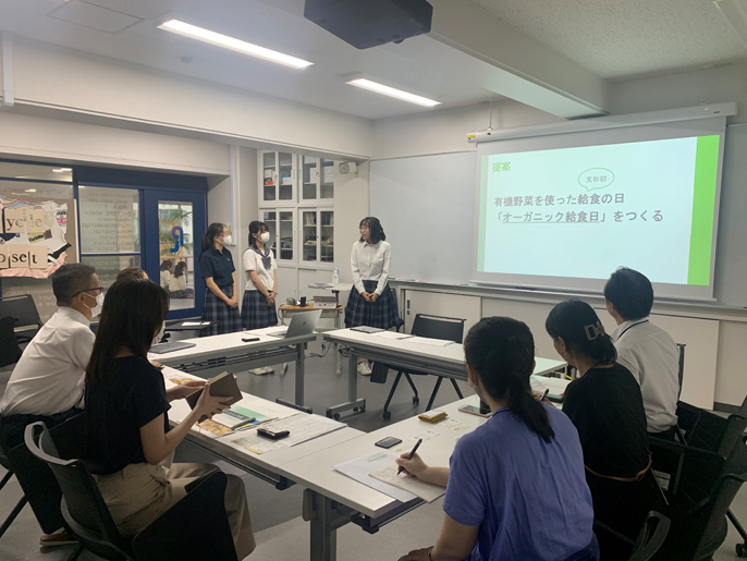 東京都 文化学園大学杉並中学・高校 5人の高校2年生1