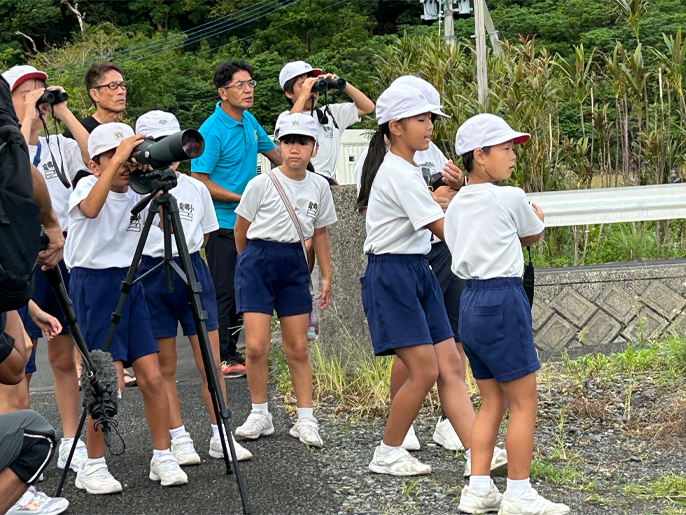 鹿児島県 龍郷町立龍郷(たつごう)小学校 児童のみなさん2