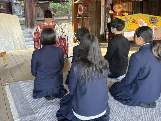 奈良県　郡山中学校　美術部のみなさん2