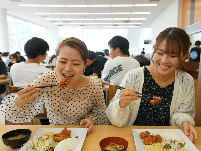 大阪経済法科大学の学食