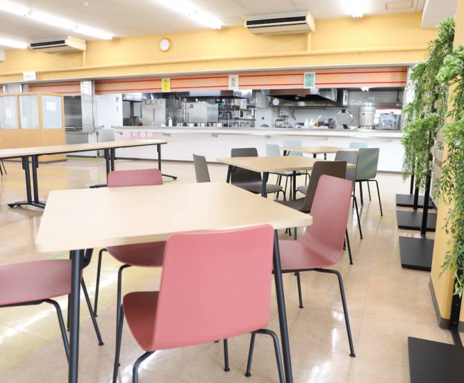 甲子園大学の学食