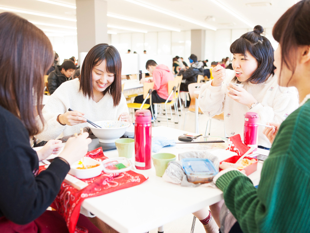 名古屋文理大学の学食