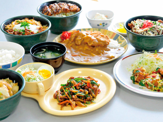 金城大学短期大学部の学食