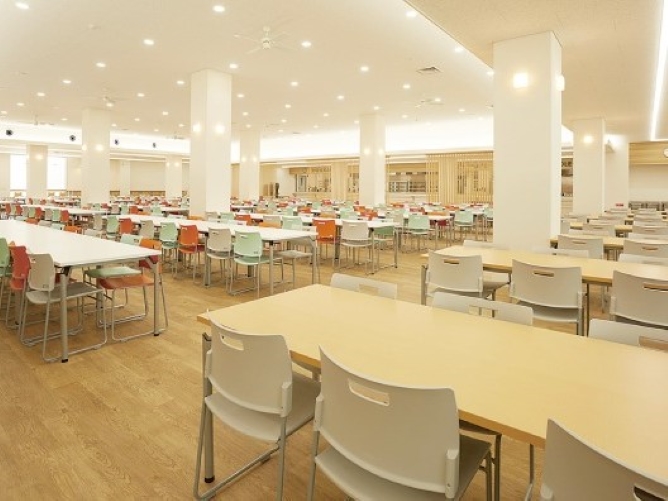 新潟医療福祉大学の学食