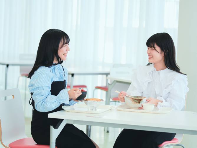 甲南女子大学の学食