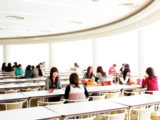 椙山女学園大学の学食