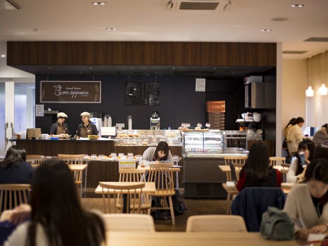 同志社女子大学の学食