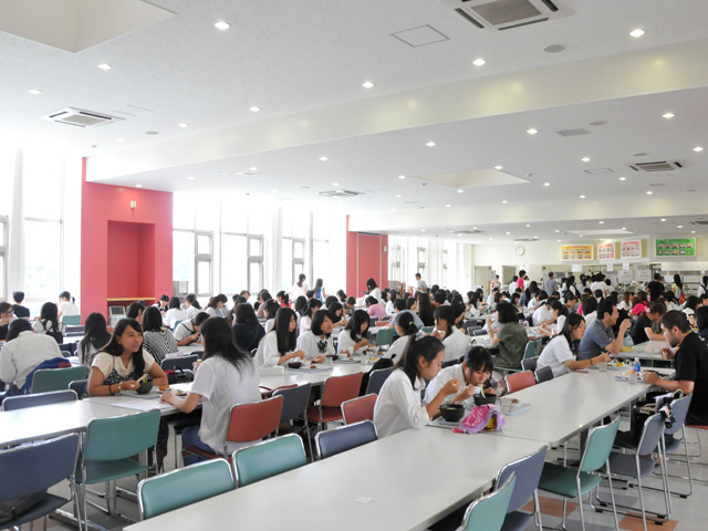 中部学院大学の学食