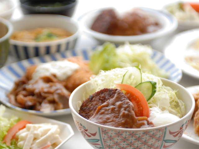 西日本工業大学の学食