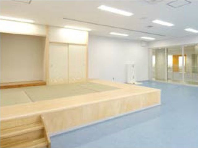 日常動作訓練室：日常動作の訓練等に利用します。障害などをもった人が快適な日常生活を送るための支援方法などを実践的に身につけます。