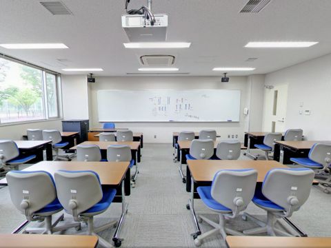 1階　セミナー室
