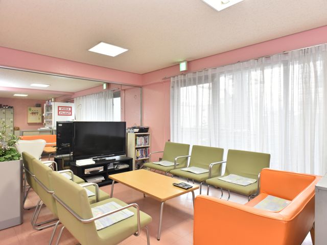 【学生寮(桃風寮)※女子専用】セキュリティ体制の整った学生寮(桃風寮)を敷地内に設けています。キャンパス内にあるから安心・快適な寮生活が送れます。