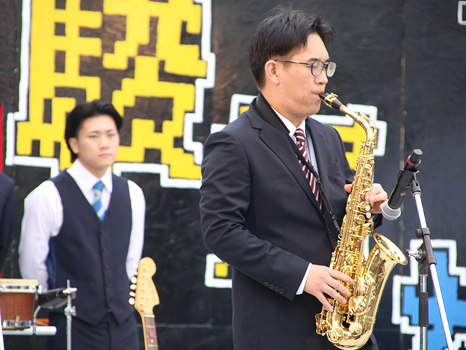 駿河台大学