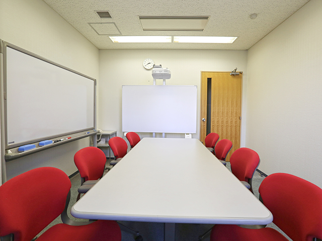 日本国際学園大学の図書館