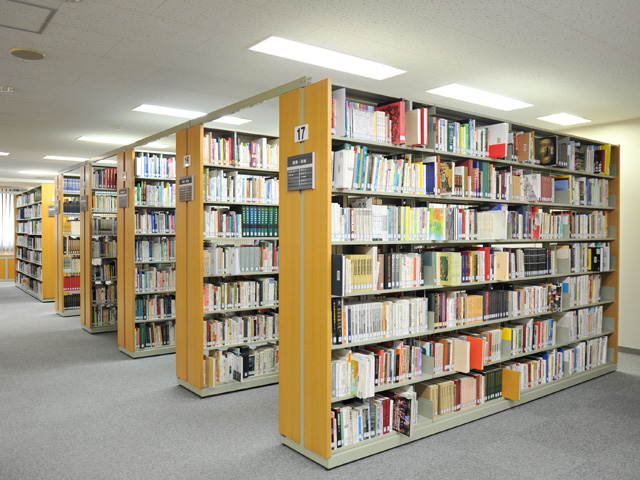 東京成徳大学の図書館