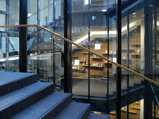愛知東邦大学の図書館
