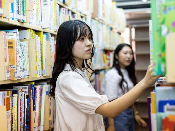 大阪キリスト教短期大学の図書館