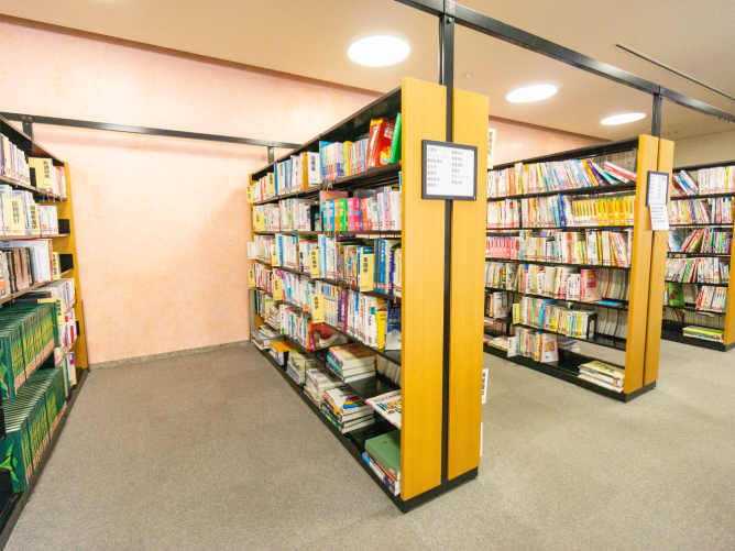 大阪信愛学院大学の図書館