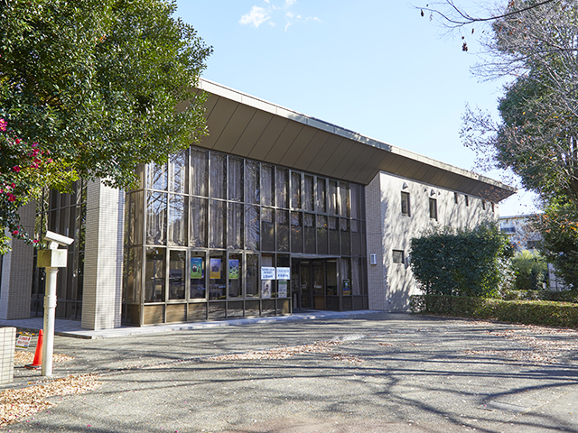 日本国際学園大学の図書館