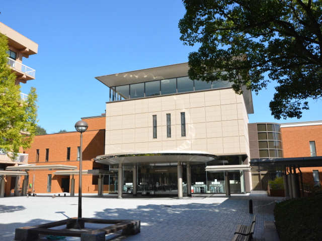広島経済大学の図書館