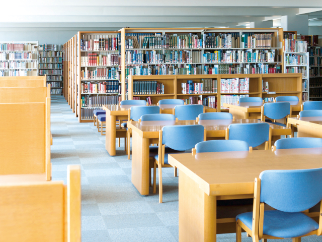 比治山大学短期大学部の図書館