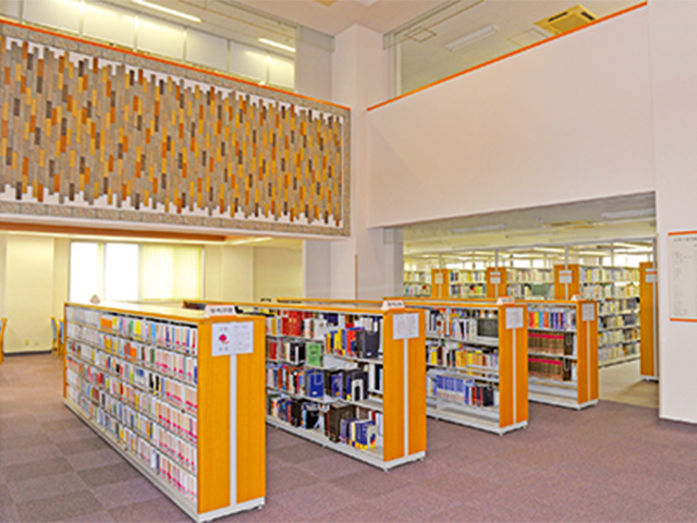 東京富士大学の図書館