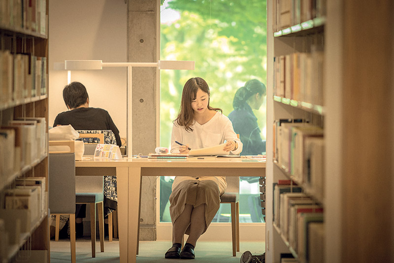 尚絅学院大学の図書館