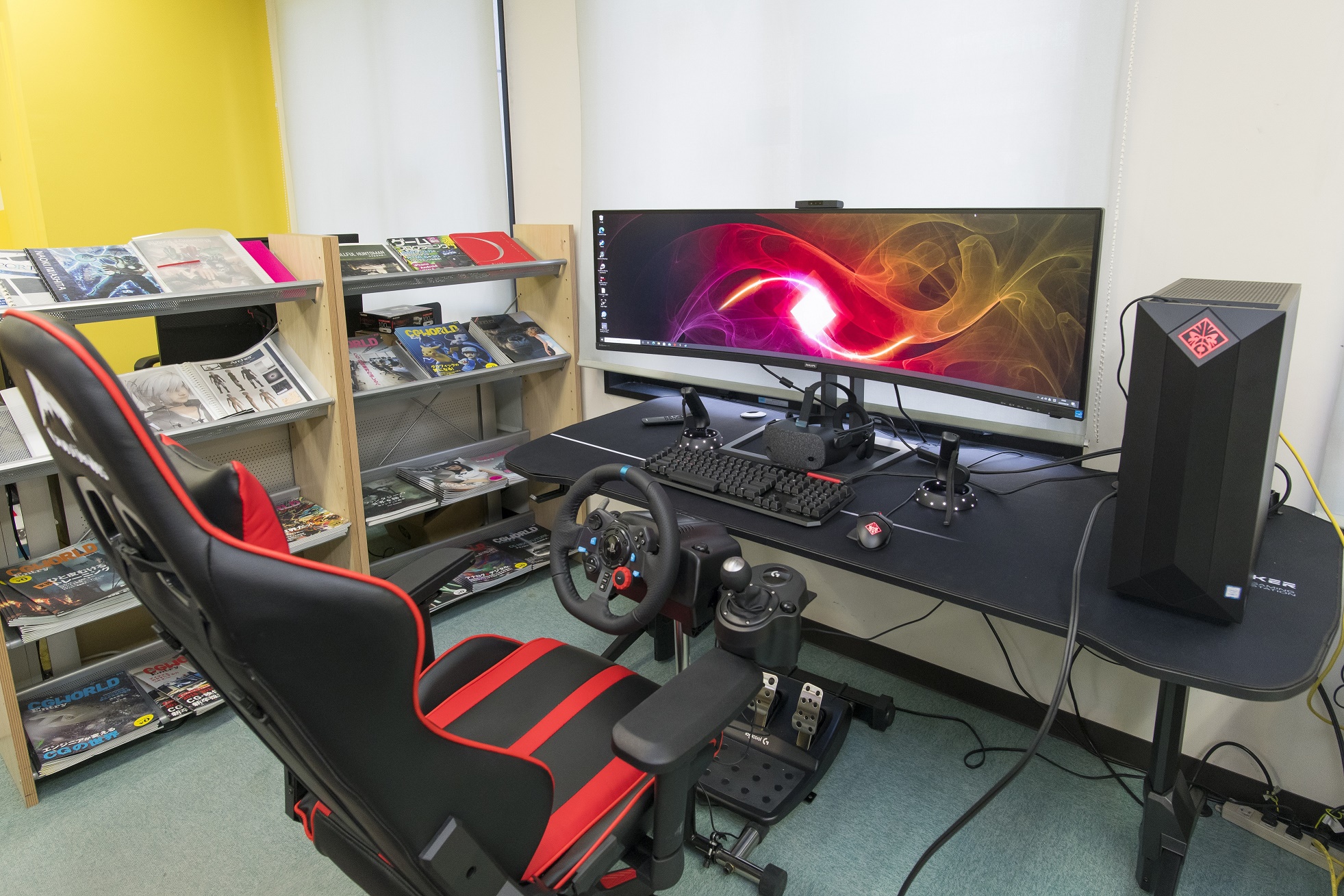 ゲーム開発ラボ：充実の設備や資料が揃う