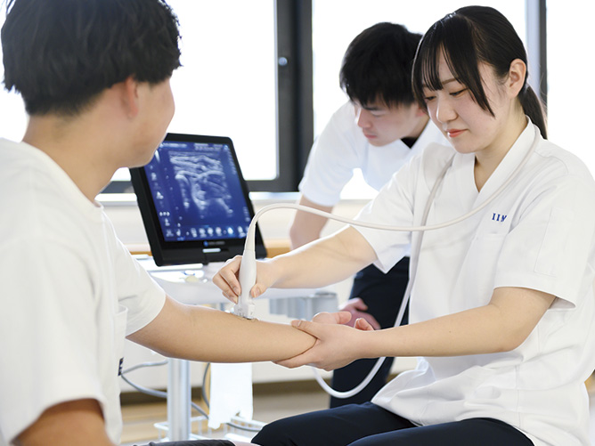 超音波画像診断装置（理学療法学科）