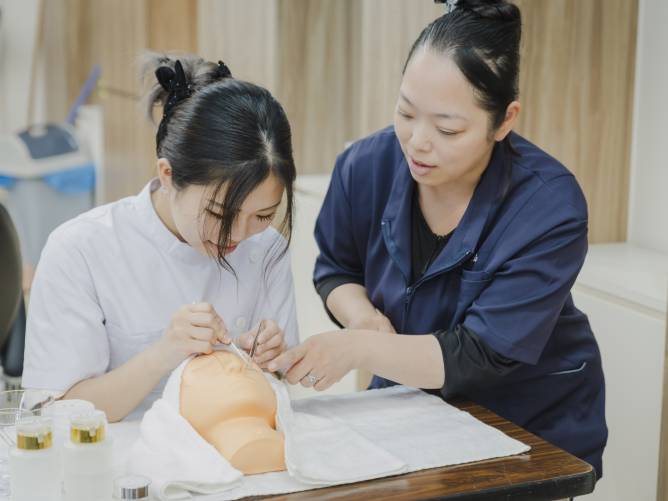 大阪中央理容美容専門学校