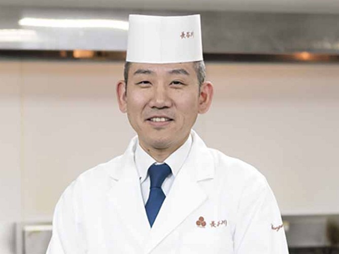 学校長・長谷川 哲也講師：京都の祇園をはじめ数々の高級料亭、「銀座小十」で20年以上料理人として活躍。焼き方としての経験はとくに豊富。