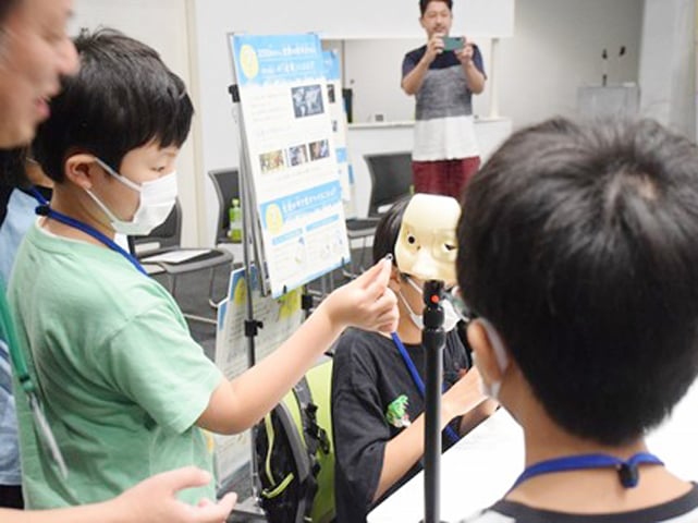 東北大学サイエンスキャンパス体験型科学教室
「コンタクトレンズをとおした『みる』科学」1