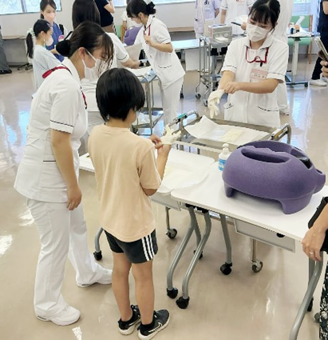 子どもアドベンチャーカレッジ2026
看護のヒミツを学ぼう！～秘伝の技を伝授します～2