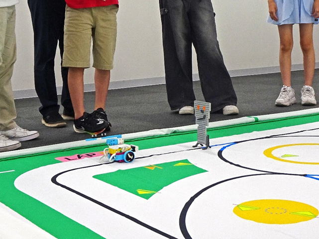 夏休み自由研究教室
～ロボットでプログラミングを学ぼう～3