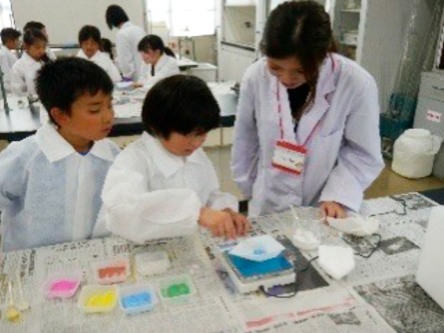 夏休み子ども理科実験・工作教室1